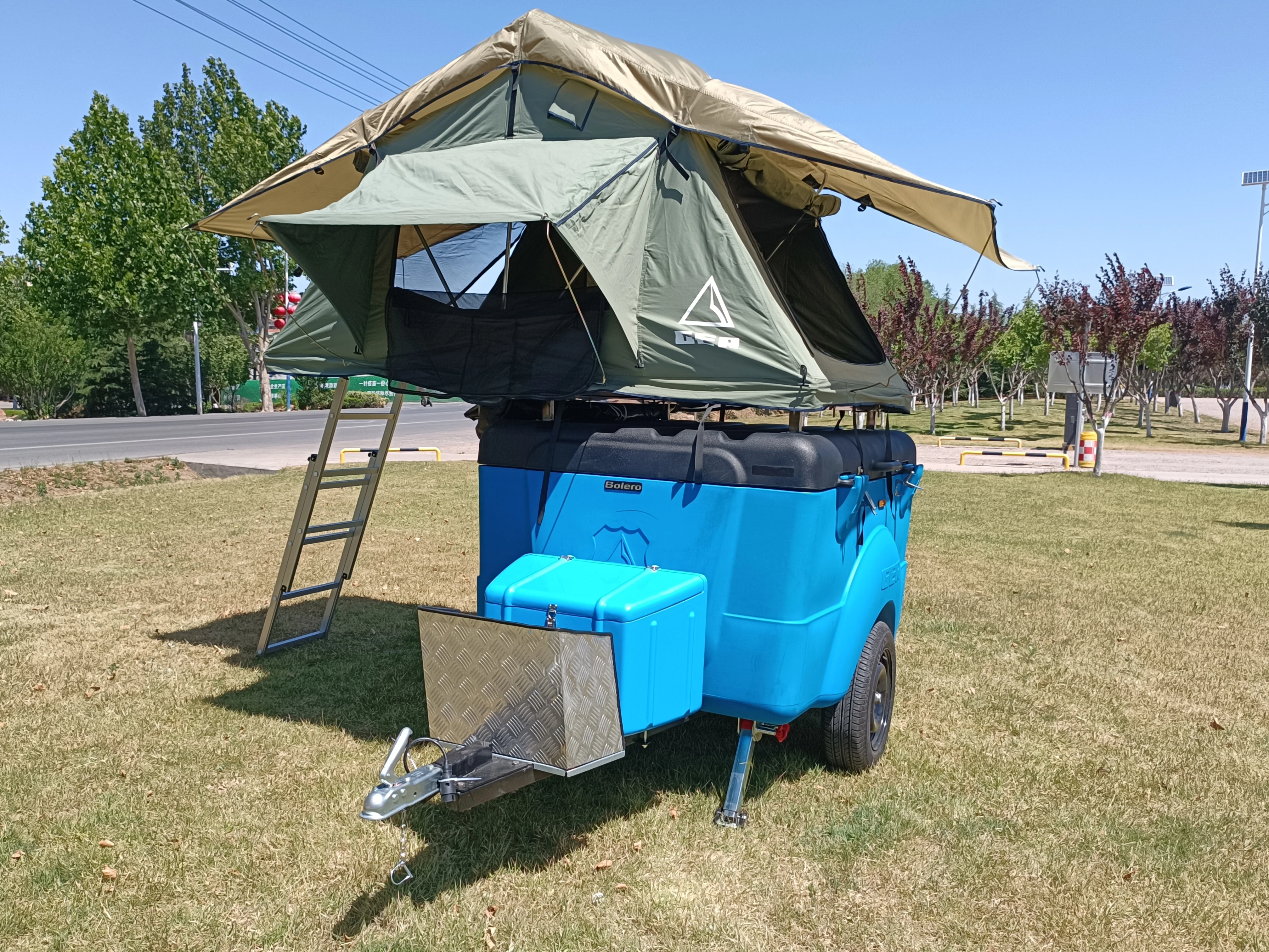 Uma Revolução no Acampamento: Campers de Teto Pop-Up