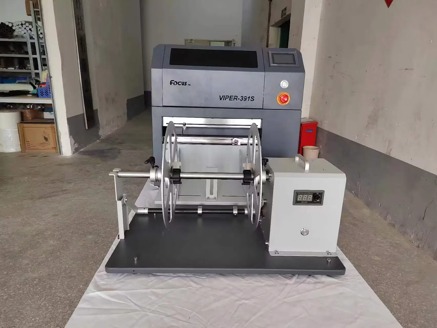 Digital Color Label Maker Roll to Roll Adhesive Inkjet Sticker Printer Shipping Product logo Label Printing Machine and Cutter