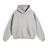 เสื้อสีเทาอ่อน