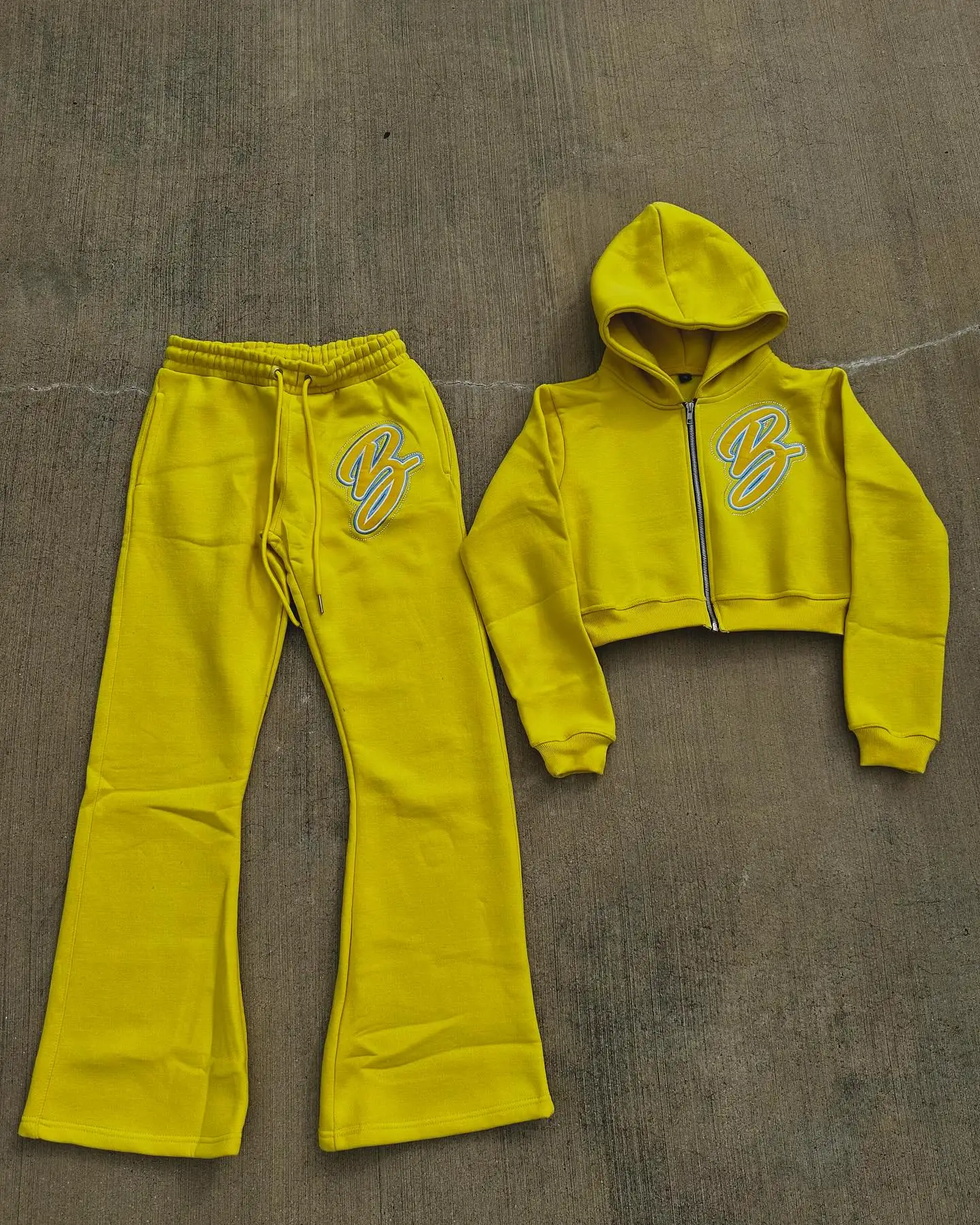 Custom Logo Rhinestone Embroidery Cropped Zip up Hoodie and Jogger Sweatpants Set Sweat Suit Flare Sweatsuit Tracksuit for Women gallery 8