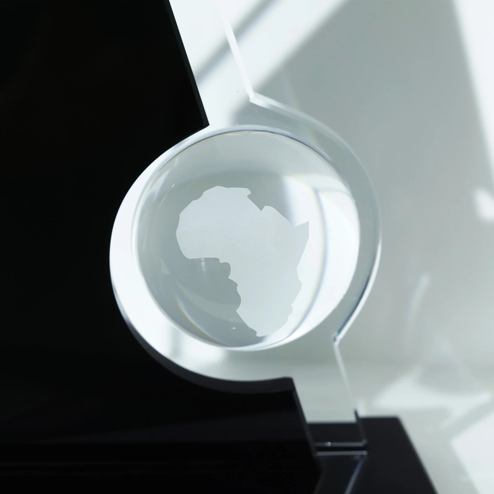 Customize Black Engraved Glass  Blank Trophy Awards Clear Crystal Globe Color Printing  for Office Laser Engraving