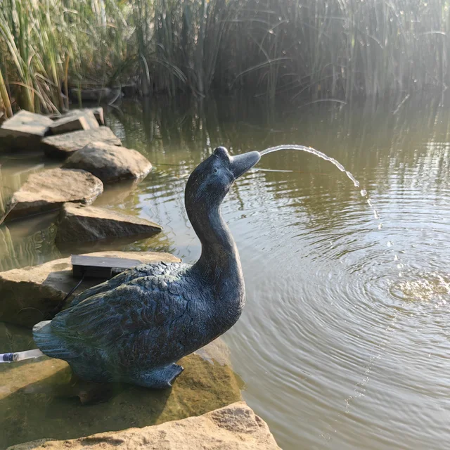 Solar Powered Waterfall Fountain Animal Statue Resin Crafts Goose Statue for Garden Ornament Statue Garden solar water fountain