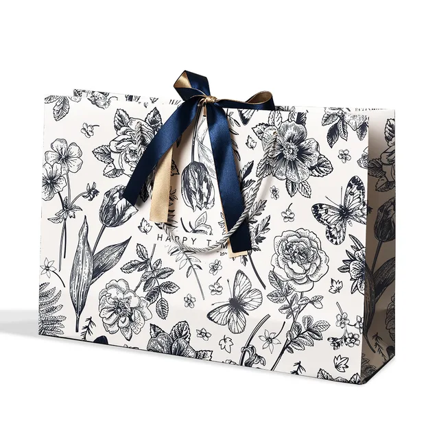 Luxury Black and White Printed Paper Bag Packaging Bag with Ribbon Holiday Gift Bag Clothing Handbag Clothing