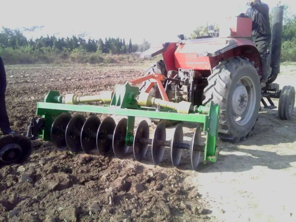 Трактор вложения диск плуга для