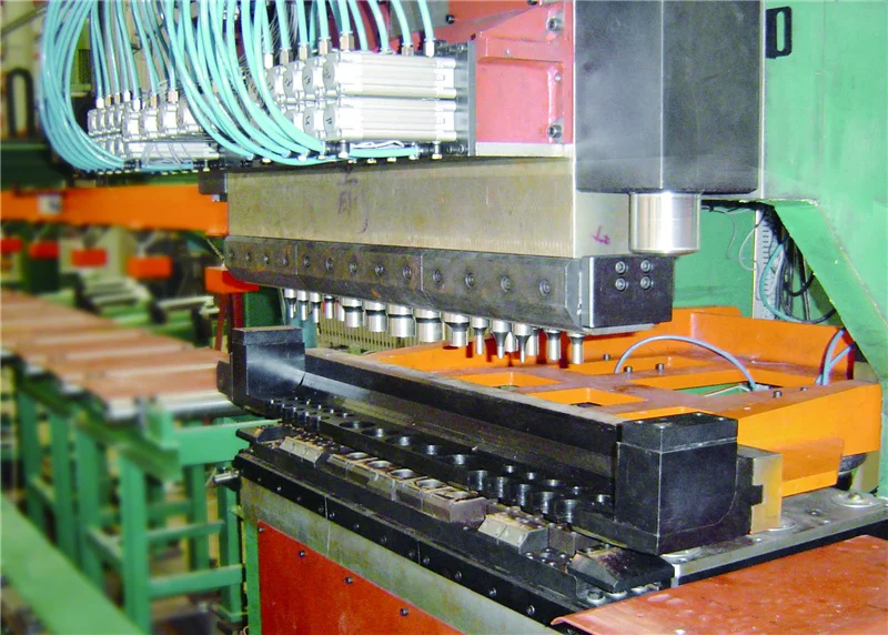 Шасси длинный член ЧПУ гидравлическая плита пробивая машина автомобиль грузовик