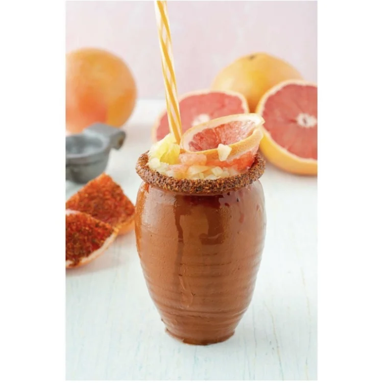 Чашка из красной глины в мексиканском стиле