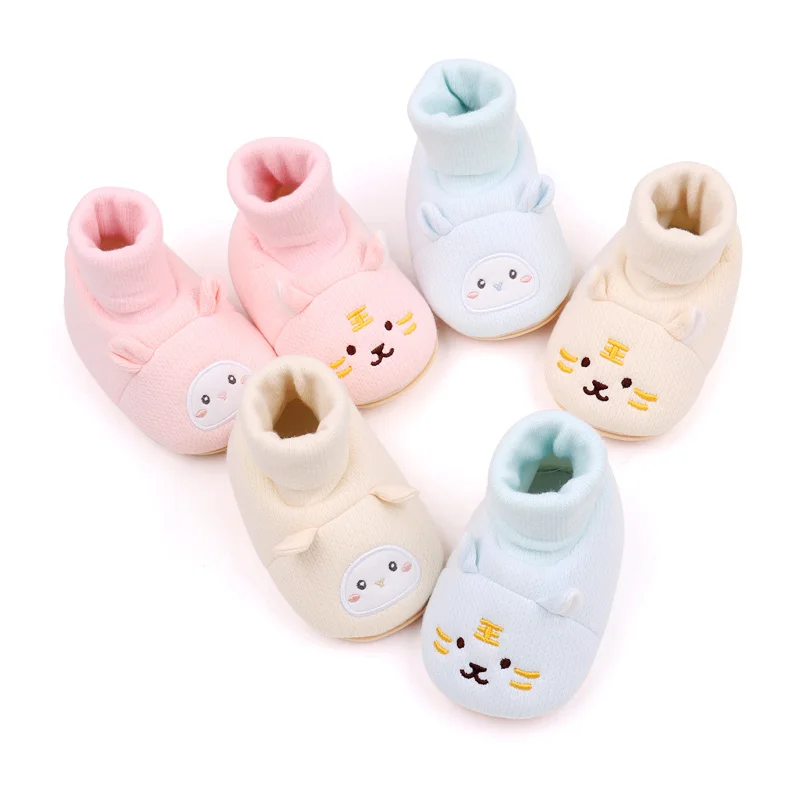 New Arrival Wholesale Soft Cotton Material Anti-slip Baby Socks Shoes Prewalker Shoes for Boys and Girls Booties