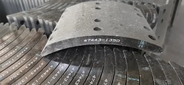 メランコリー Brake Lining T400-1550 for MITSUBISHI FUSO Rear - Semi-metallic
