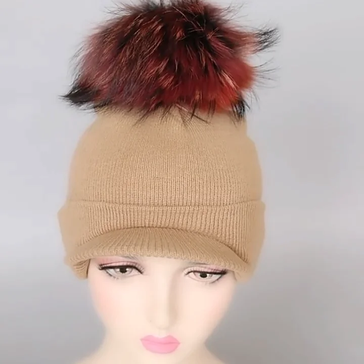 17时尚女性毛皮绒球孔帽冬季皮草绒球绒球帽 Buy 妇女毛皮绒球帽子 冬季皮草绒球针织帽 17时尚皮草绒球帽子product On