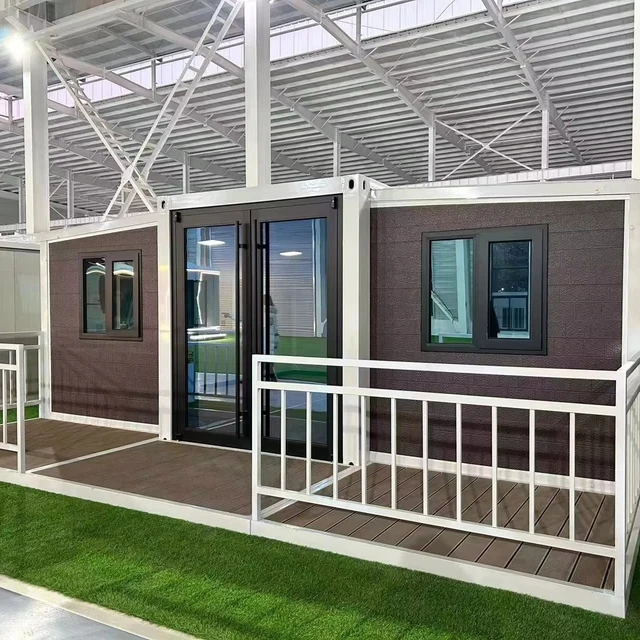 China Prefab Detachable 20ft Beach hotel Container House modern House Living mobile Homes