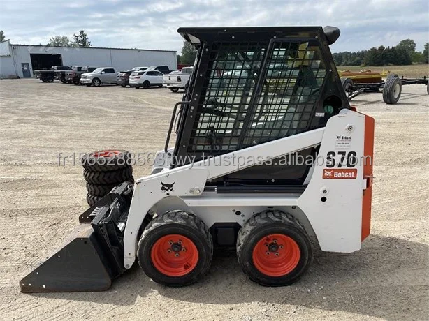 ボブキャットスキッドステアT770トラックローダー建設機械ホイール付き