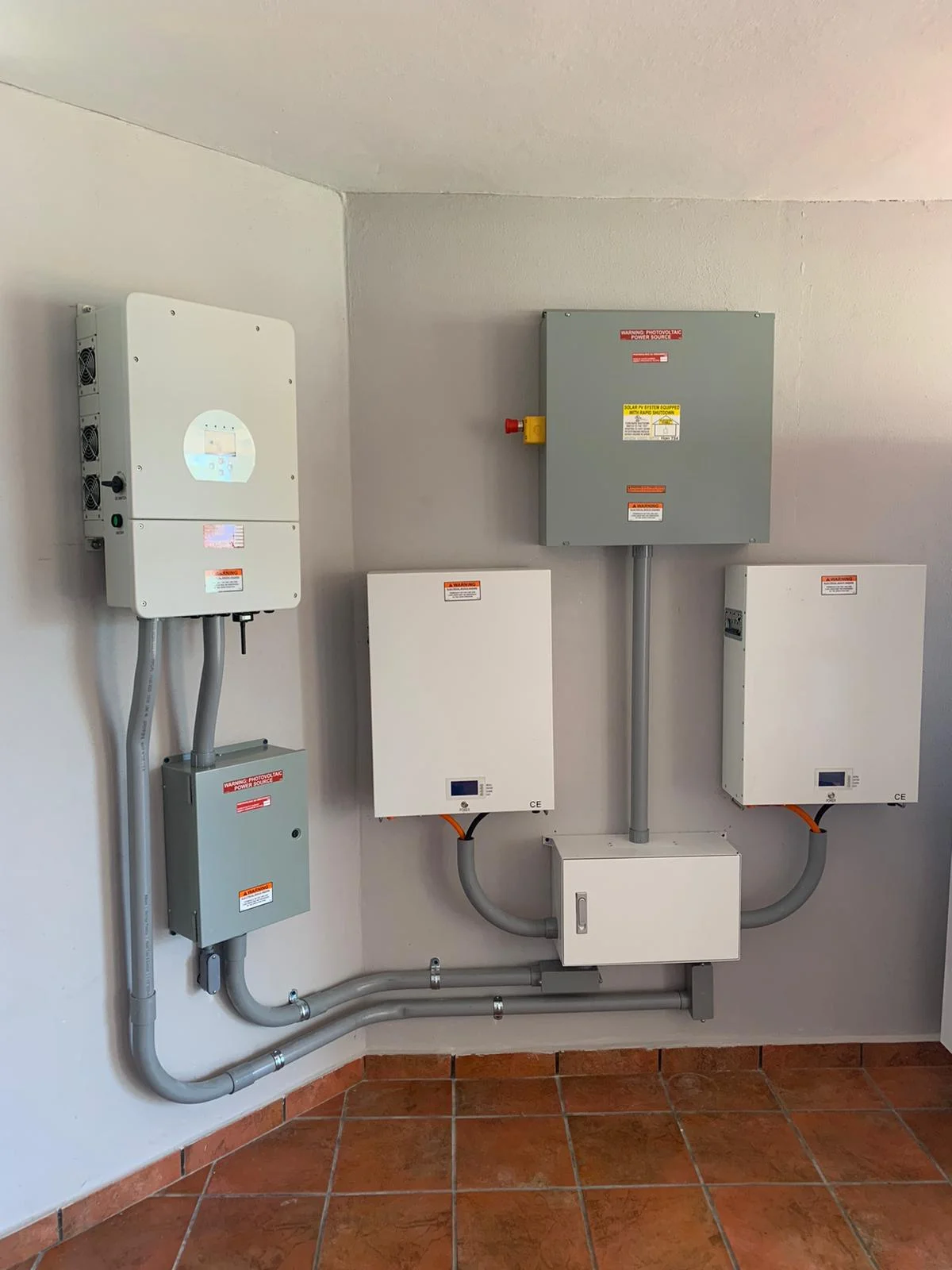 Deye Sunsynk Solar System Inverter SUN 8KSG4LP3 8KW 10KW 12KW 48V 3 Phase 380v 400v AC Home Storage Hybrid Inverter