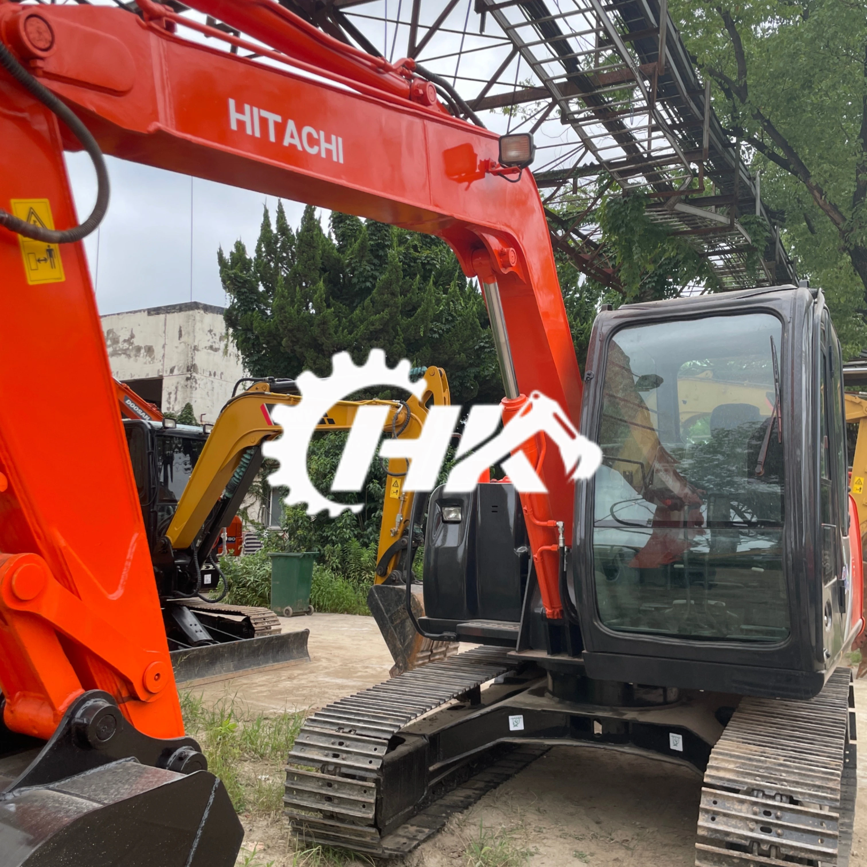 Різноманітне використання екскаваторів Cat у різних галузях промисловості