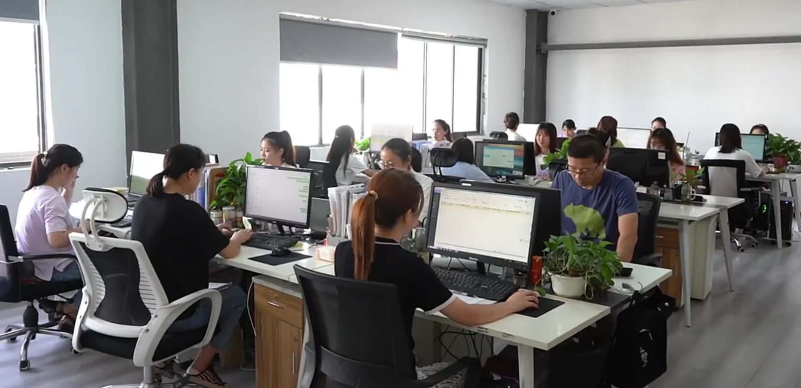Hubei Rainbow City Plastic Goods Co., Ltd. 3