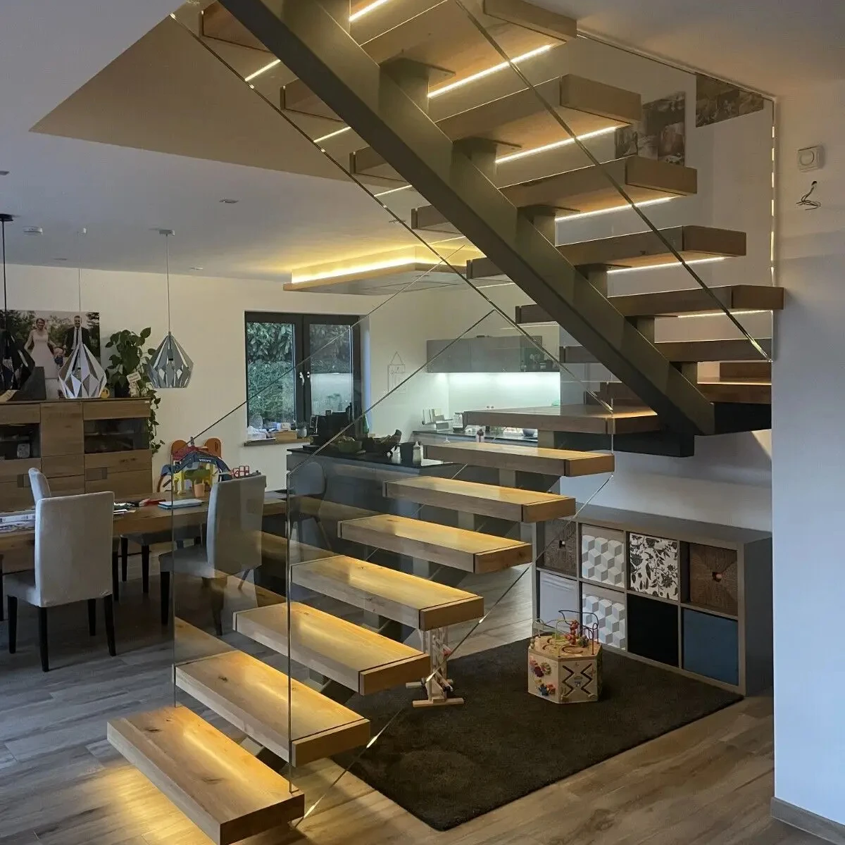 American standard modern matte black mono beam oak wood step with led lights floating stairs with glass railing from Foshan