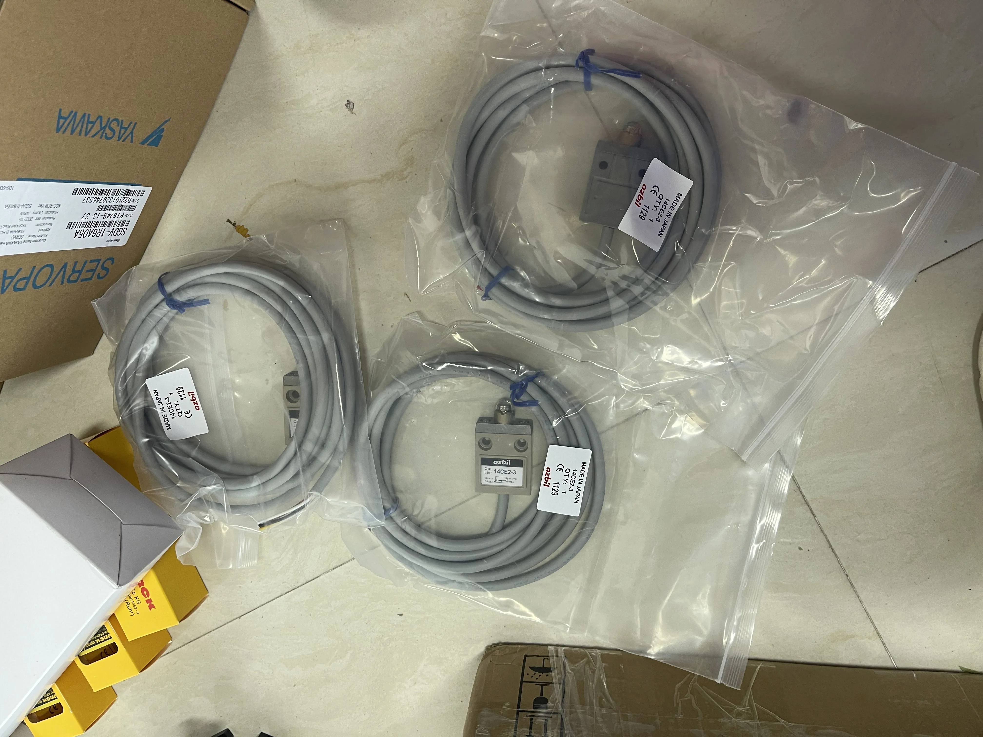 Azbil Limit Switch 14CE2-3