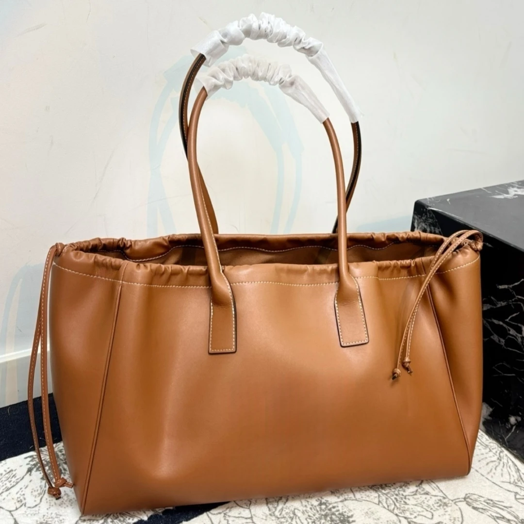 Large Capacity Luxury Brown Cowhide Leather Tote Bag Elegant Lady’s Shoulder Beach Handbag for Women
