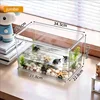 Acuario extra grande con borde ancho y sin decoración.