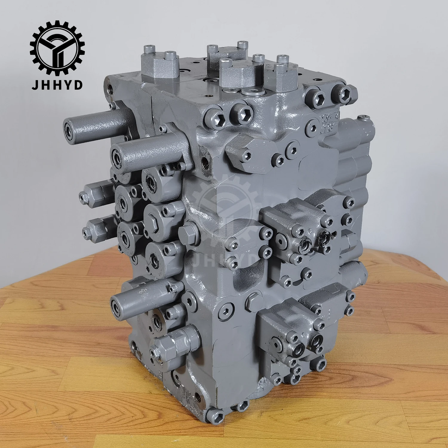 Excavator Parts ZX160 Main Control Valve 9215128 MCV for Hitachi