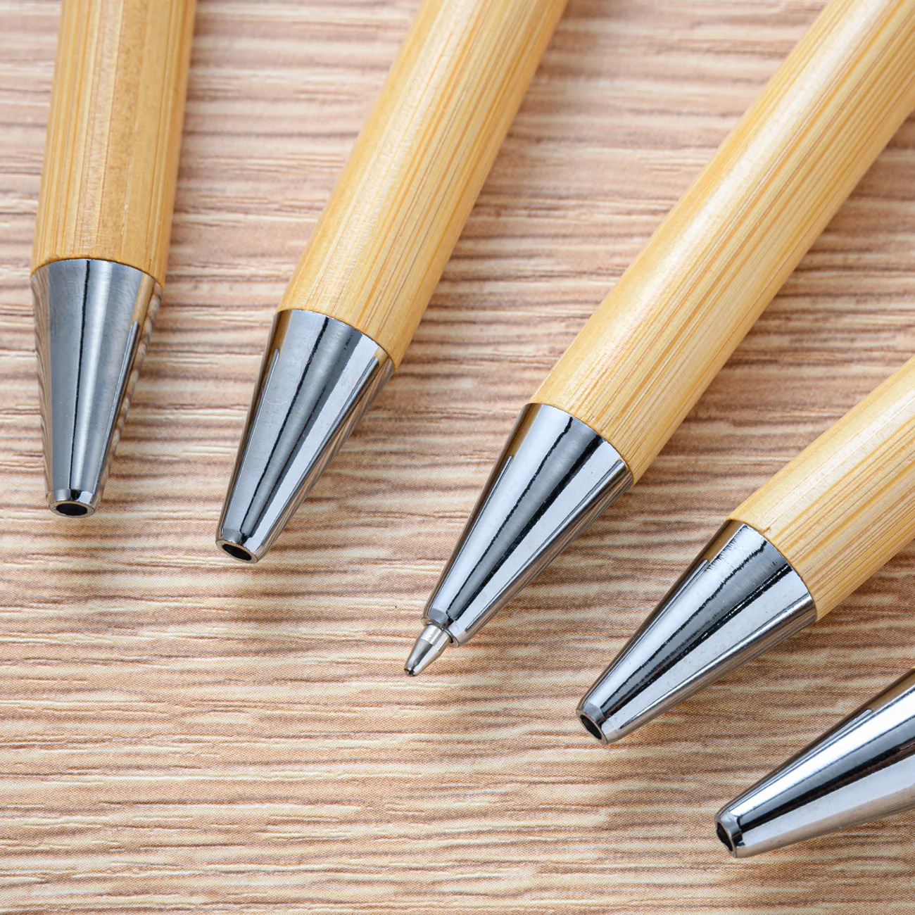 Penna a sfera retrattile ricaricabile ecologica incisa al laser, personalizzata in legno di bambù, inchiostro nero, regalo promozionale per insegnanti
