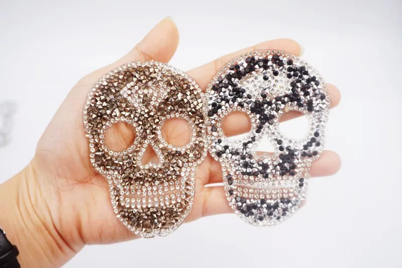 Free sample Wholesale cartoon heat transfer patch 3d diamond beads bear patch iron on for hats
