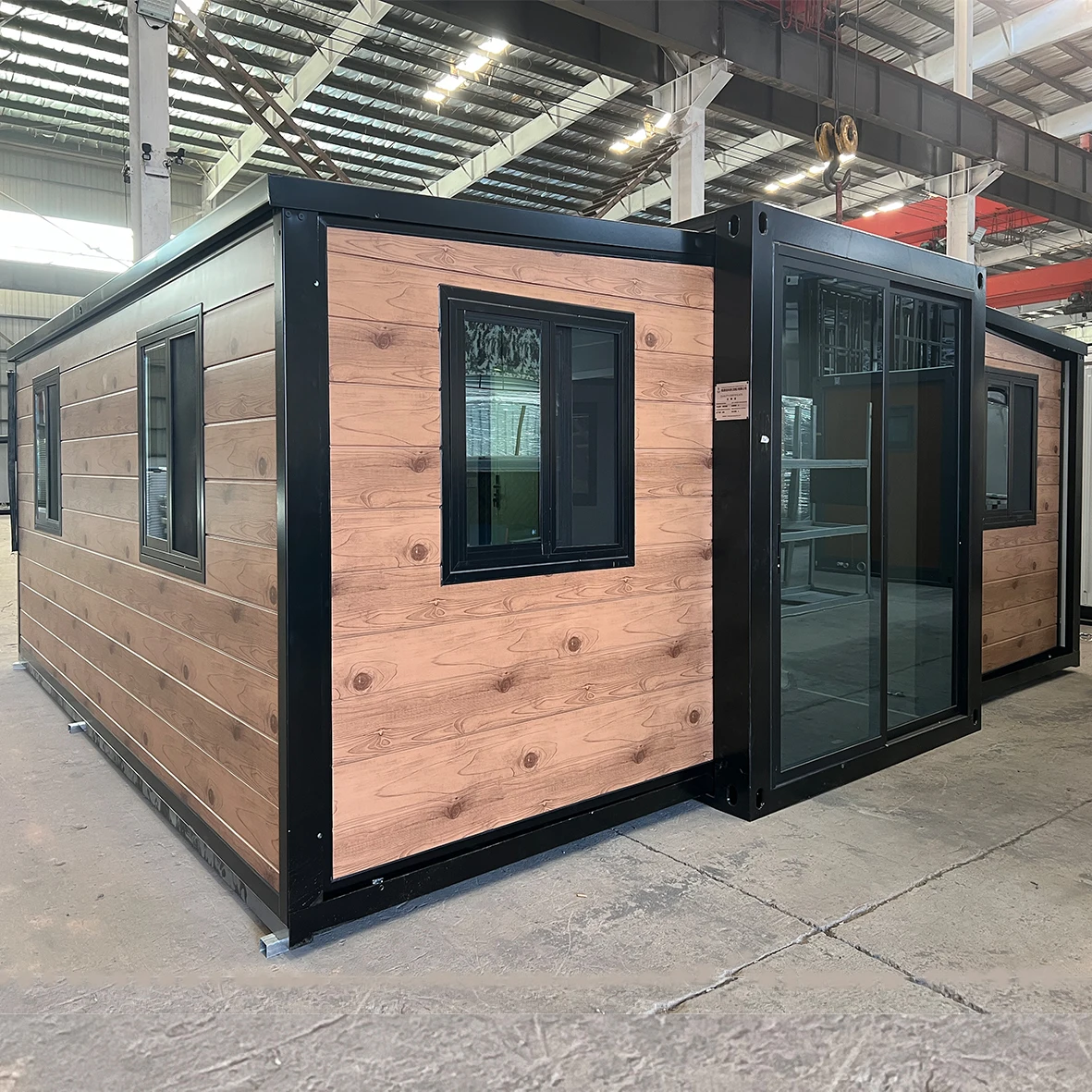20FT Prefab Expandable Container House 2 Bedroom 1 Bathroom Metal Carved Board Sandwich Panel for Shop Warehouse Toilet Hospital