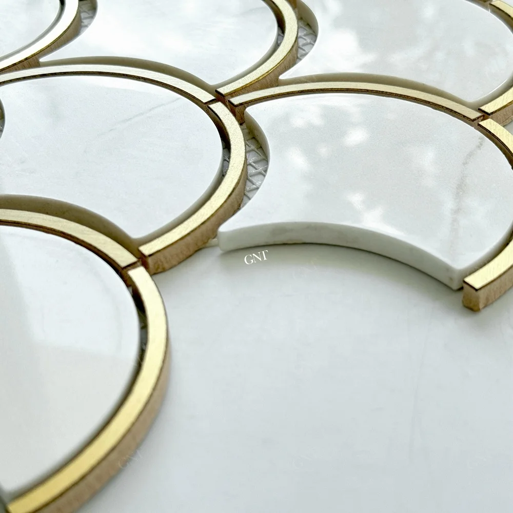 High Quality Popular Gold Fish Scale Shaped Fan Shape Marble Look Recycled Glass Mosaic Wall Decoration Tile Metal