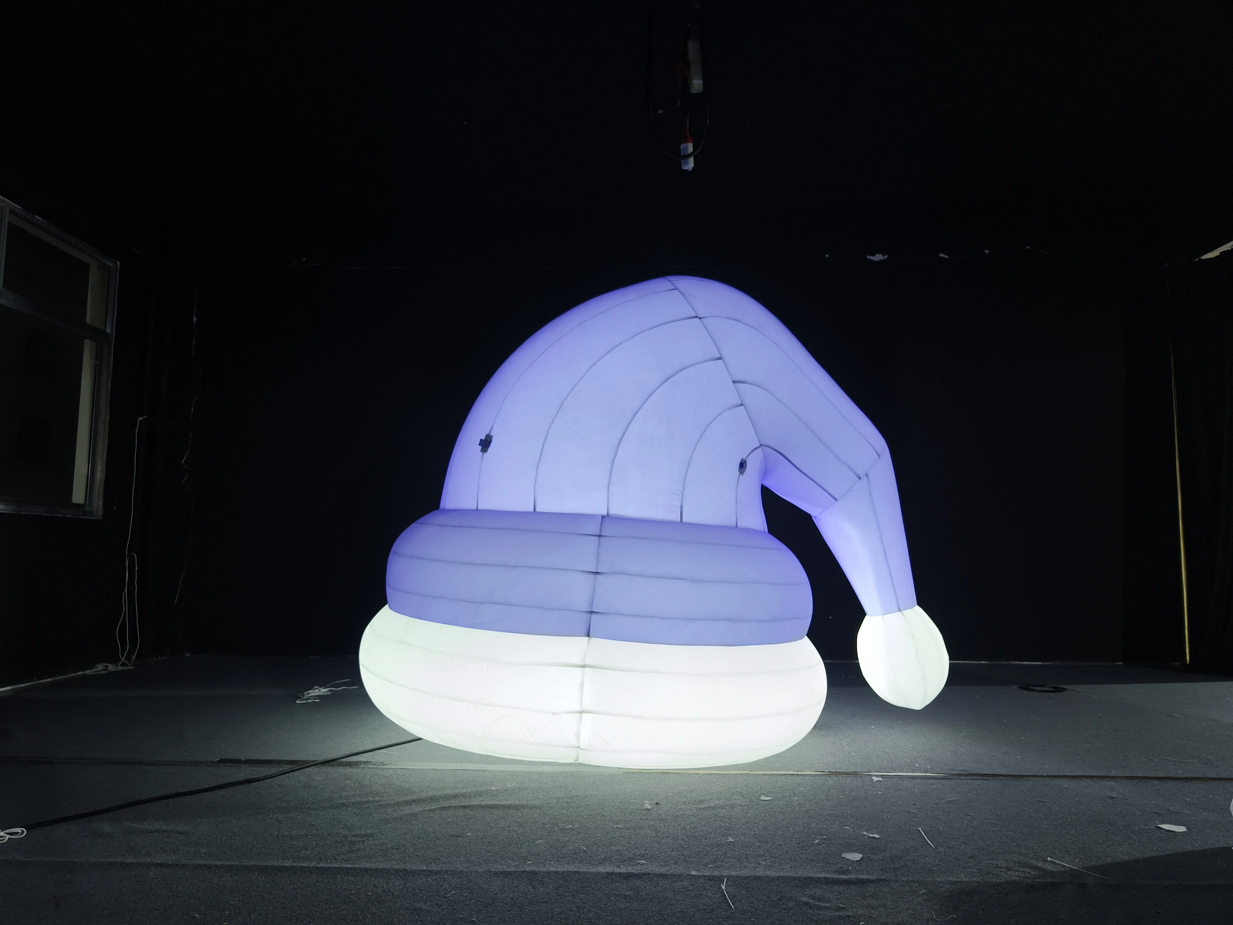 High Quality Inflatable LED Gnome Hat, Heavy-Duty Advertising Inflatable for Outdoor Long-Term Display
