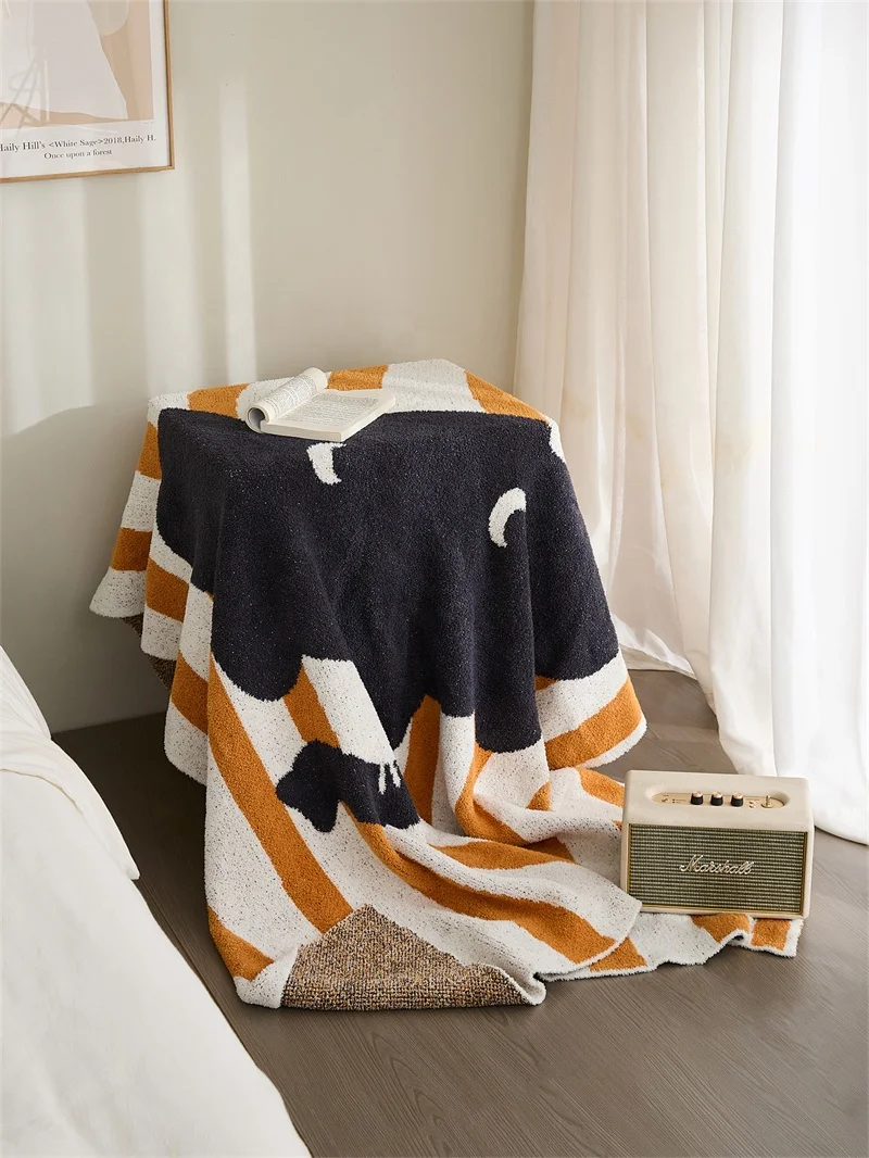 Warm Elephant Pattern Knitted Blanket 100% Polyester Fiber Cute And Interesting mr details