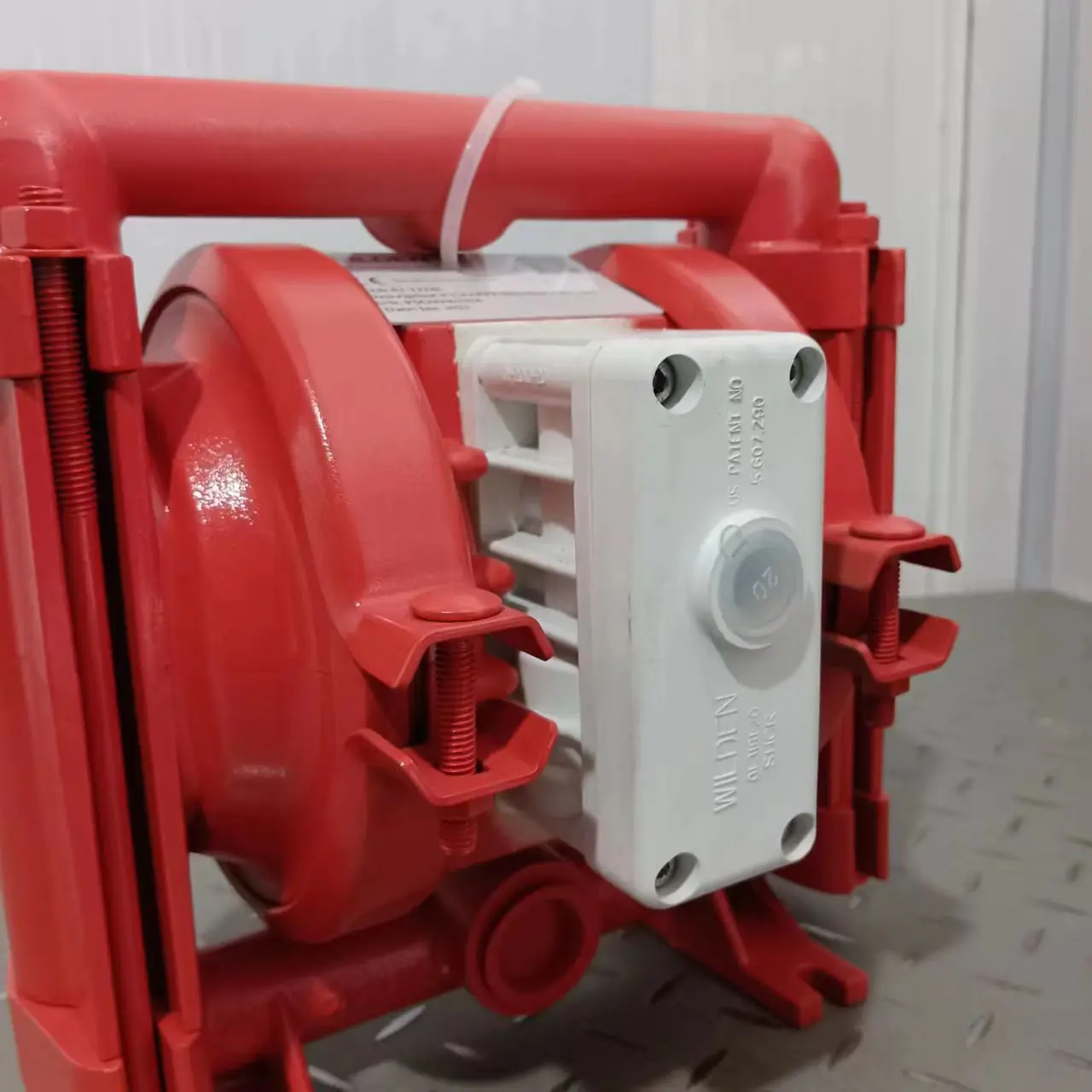 Aluminum Wilden Air-Operated Double diaphragm pump P2 with Buna-N diaphragm and valve balls Wilden pump factory