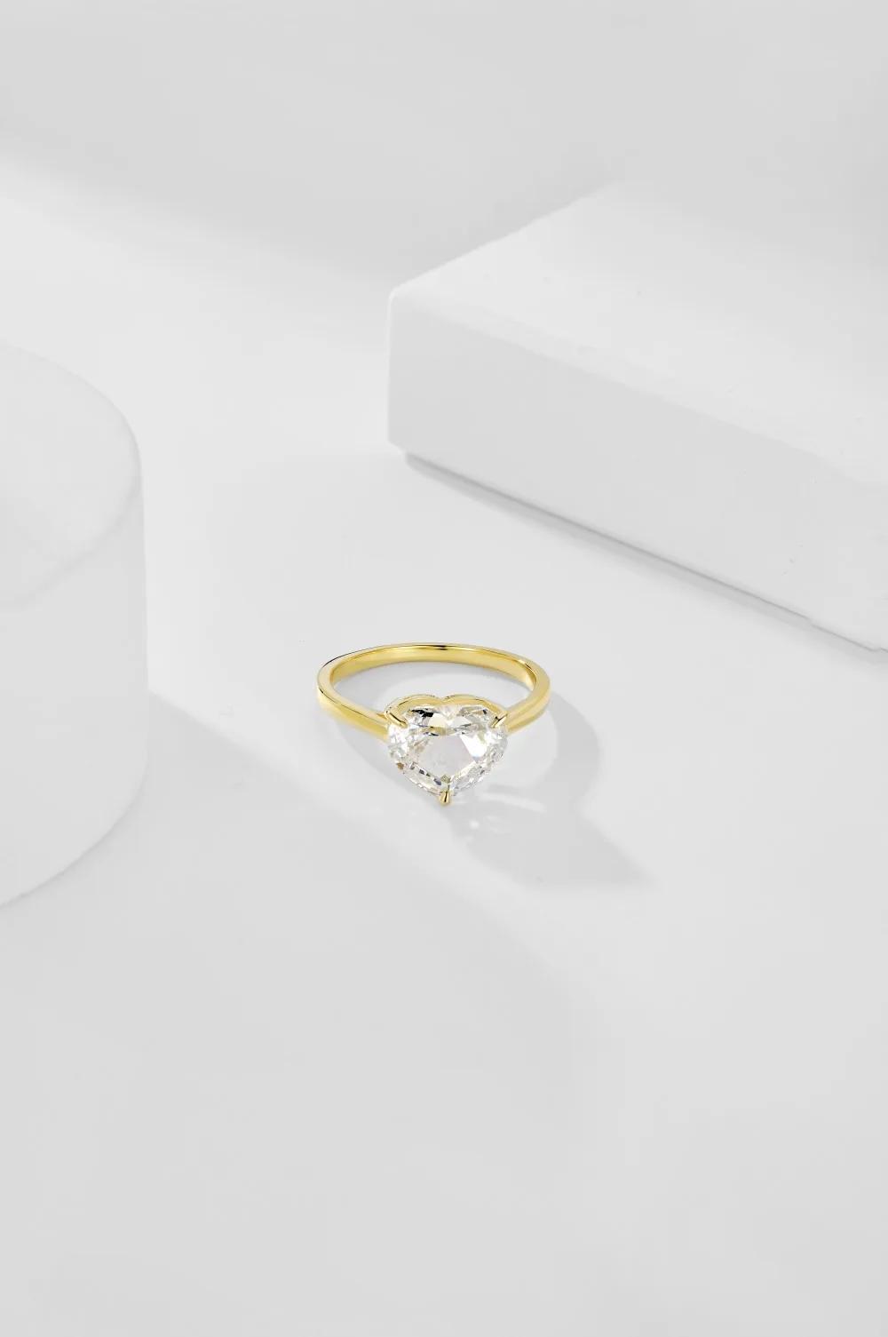 Dylam Simple Design Women 925 Sterling Silver 18k Gold 3 Prong Setting Heart Shape 8a Zirconia