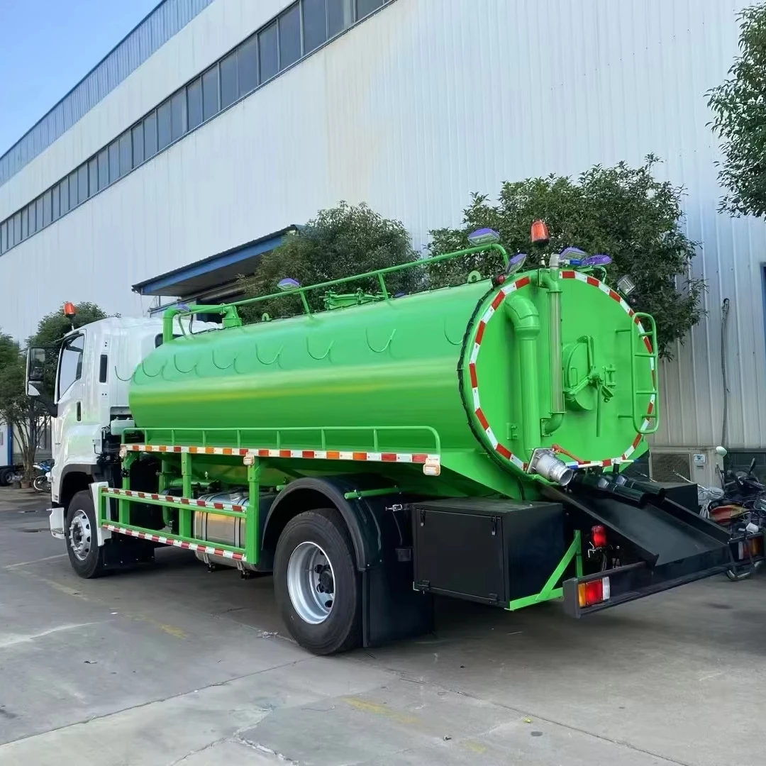 Werkslieferung ISUZU FTR 2 Achsen 10000L Schmutzwasserabsaugfahrzeug Manuell Diesel für Öl-Schlammabfluss menschliche Fäkalienabsorption