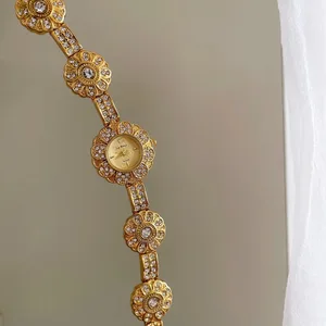 Newest Vintage Style Women's Watch with a Plum Blossom Dial Inlaid with Rhinestones Luxurious Wristwatch Quartz Clock Reloj