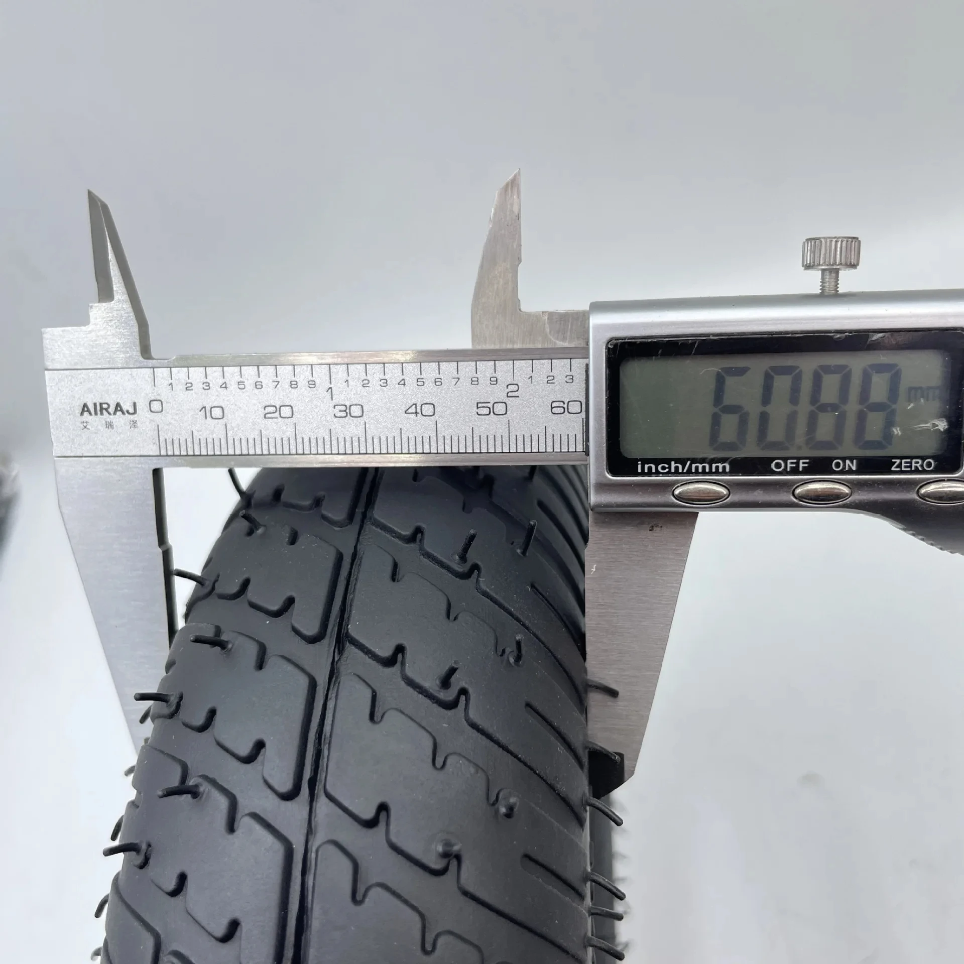 9 Inch Three-wheeled Four-wheeled 2.80/2.50-4 Pneumatic Tires Elderly ...