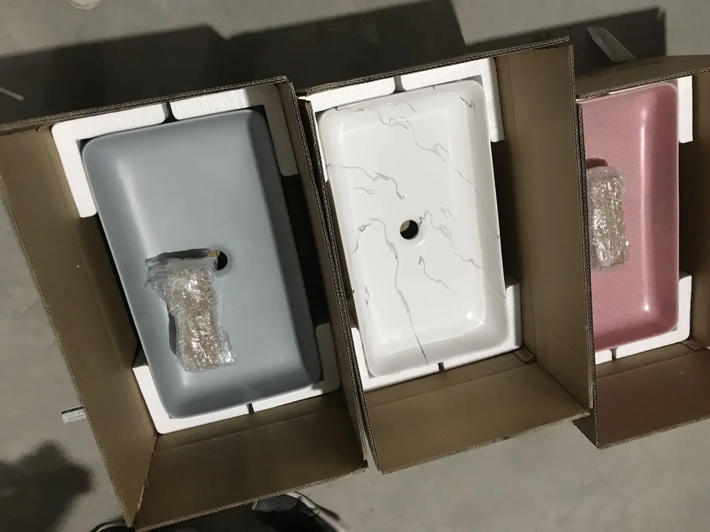 第一个-8349 豪华设计陶瓷洗手盆浴室水槽壁挂式洗手盆