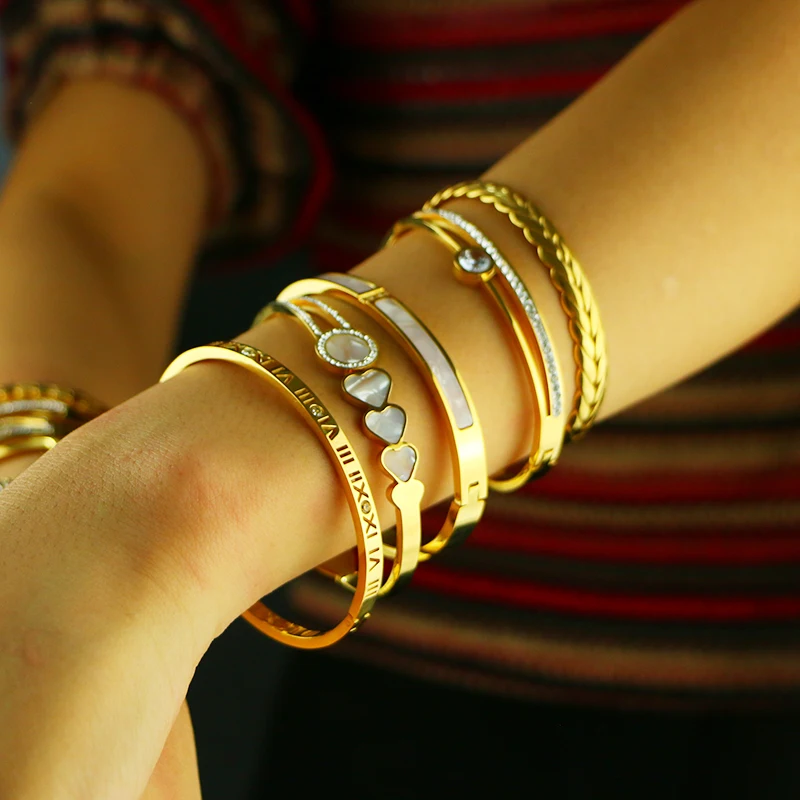 Stainless Steel Jewelry Fashion Bracelet Flower White Shell Design With