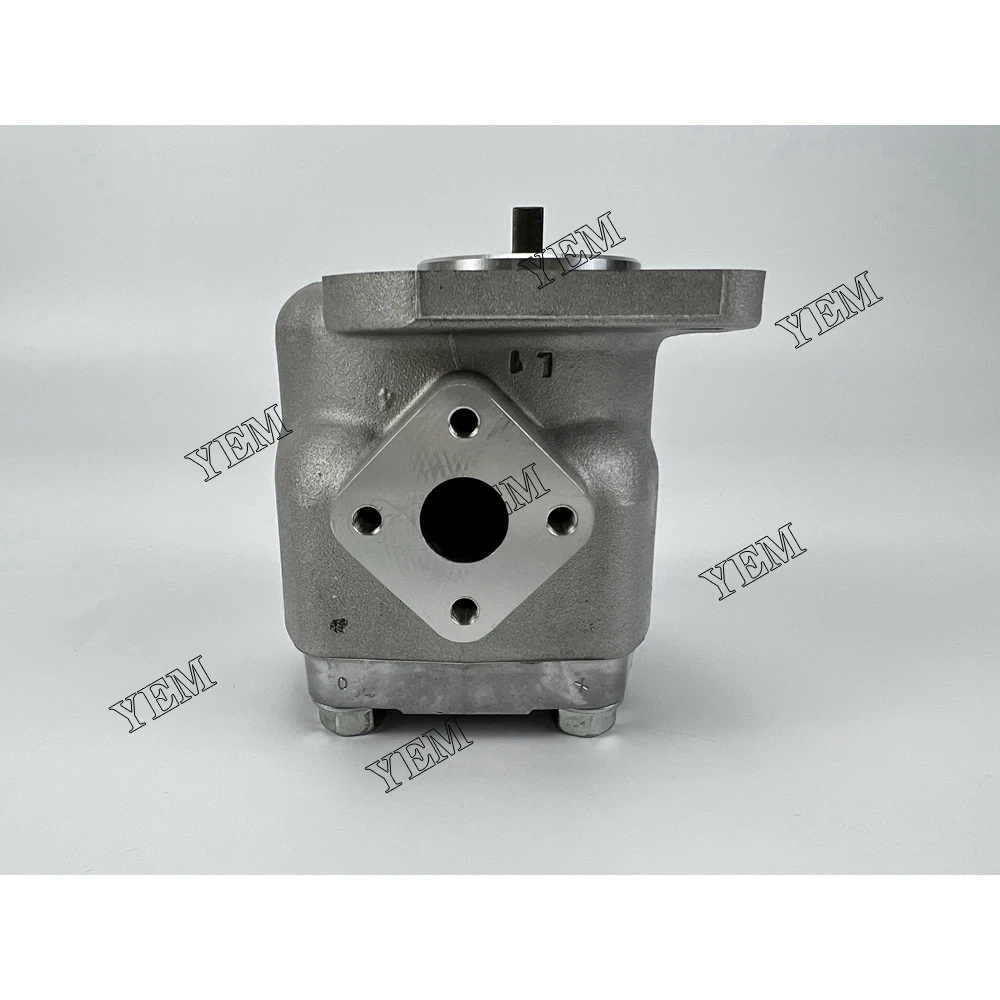 D1402 Hydraulic Pump 38180-76100 for Kubota Fast Delivery Engine Parts