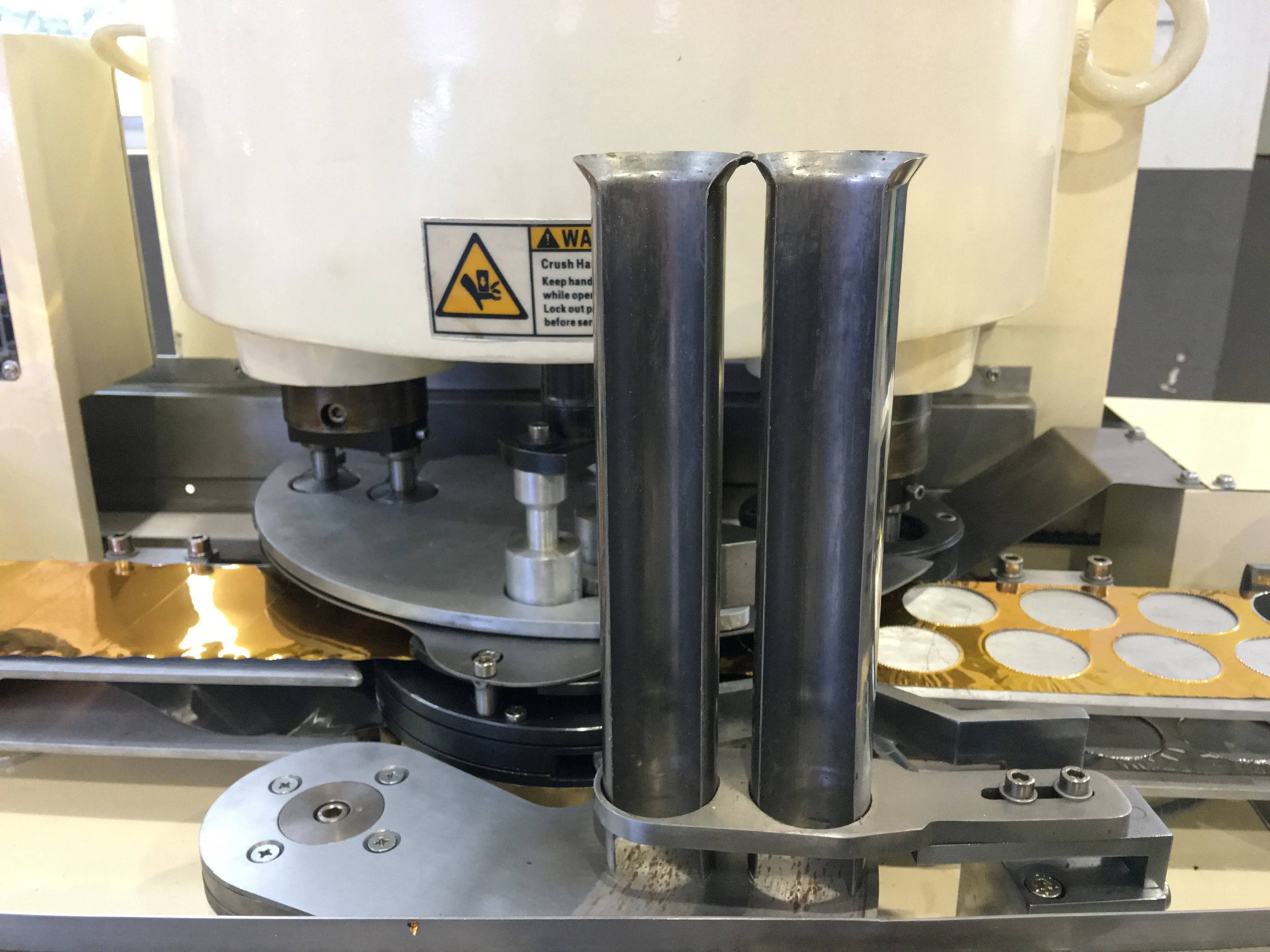 Машина для упаковки монет и шоколада