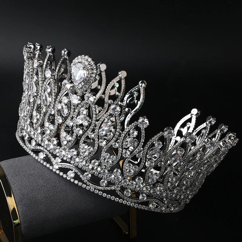 Cubic Zirconia Crown - Elegant Hair Accessory for Events display picture 1
