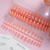 Puntas de uñas francesas de color naranja melocotón cálido