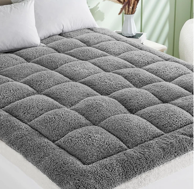 Luxury Winter Warm Grey Color Sherpa Fleece Fabric King Size Thick Down Alternative Filling Mattress Topper with Deep Pocket