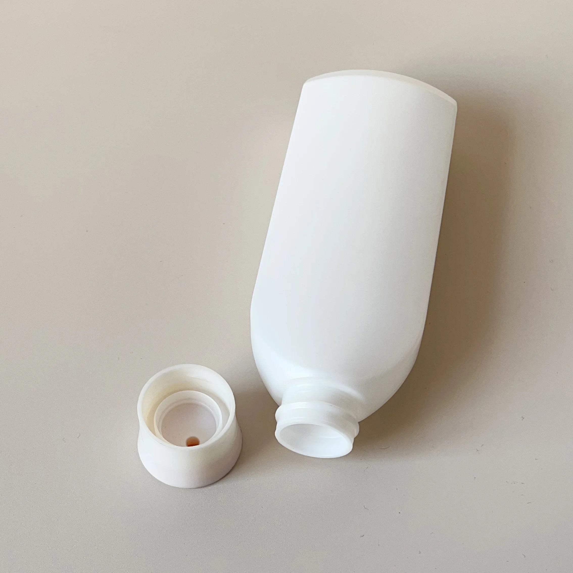 Wholesale Deluxe 200ml HDPE Skin Care Water Shampoo Shower Gel Body Lotion Plastic Bottles