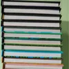 Ensemble de 18 volumes de "Dog Detective", échelle en pouces, reliure cartonnée, qualité supérieure.