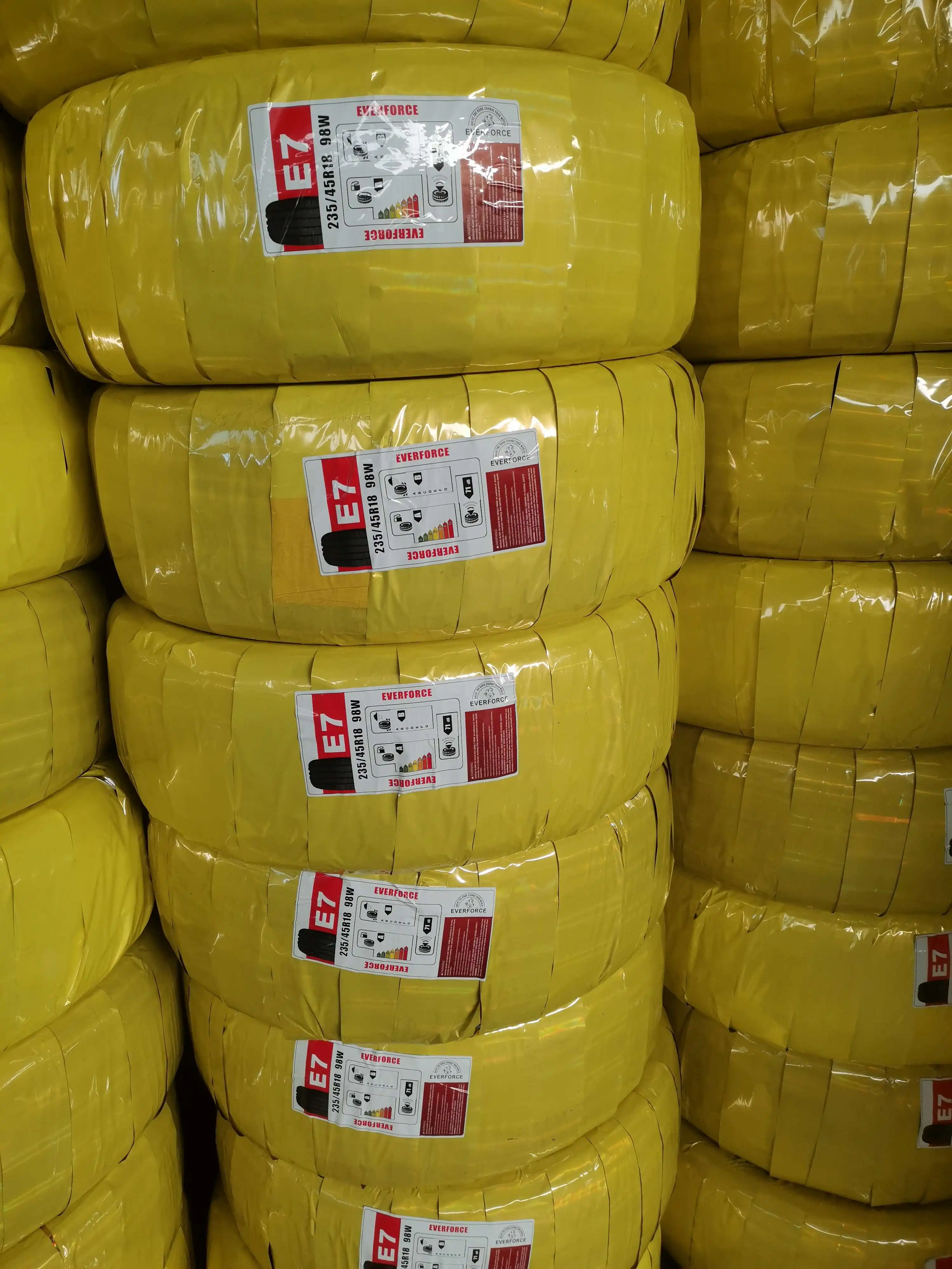 Tracmax Rotalla Factory New Brand Car Tyre with Label