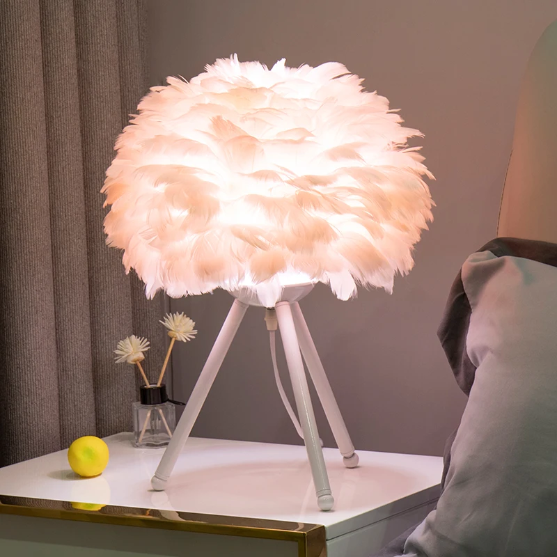 SHENGPAI Luxury White pink Feather Table Lamp Fancy Furniture Feather Lamp  Comfortable Gold Feather Table Lamp