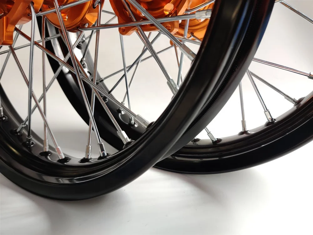 Customized 2.50-17 and 3.00x17 Inch Motorcycle Alloy Spoked Wheels New Complete Billet Hub with SX250 Made of Aluminum Alloy