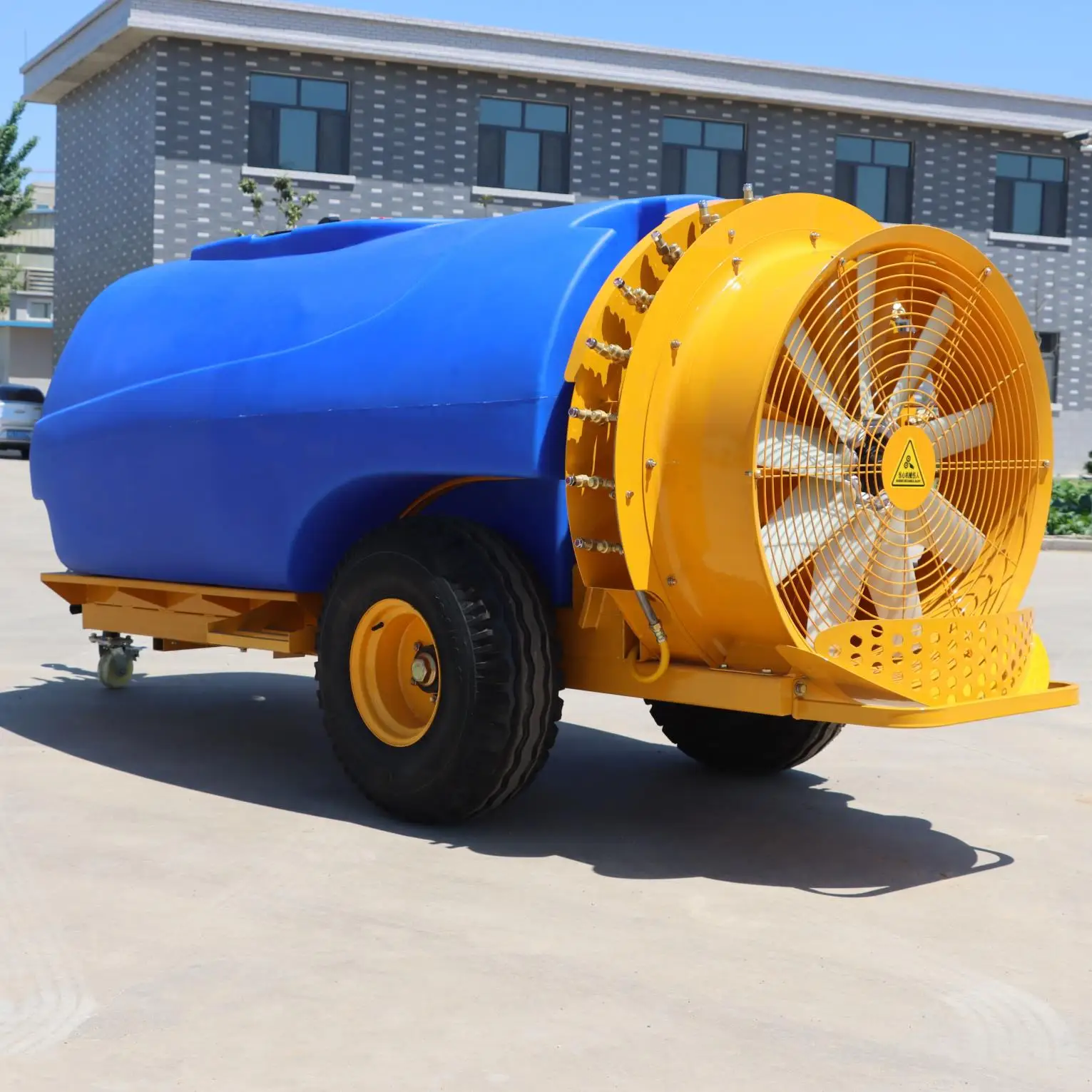 Trailed Type Turbo Atomizer Sprayer 2000 Liter 80 cm