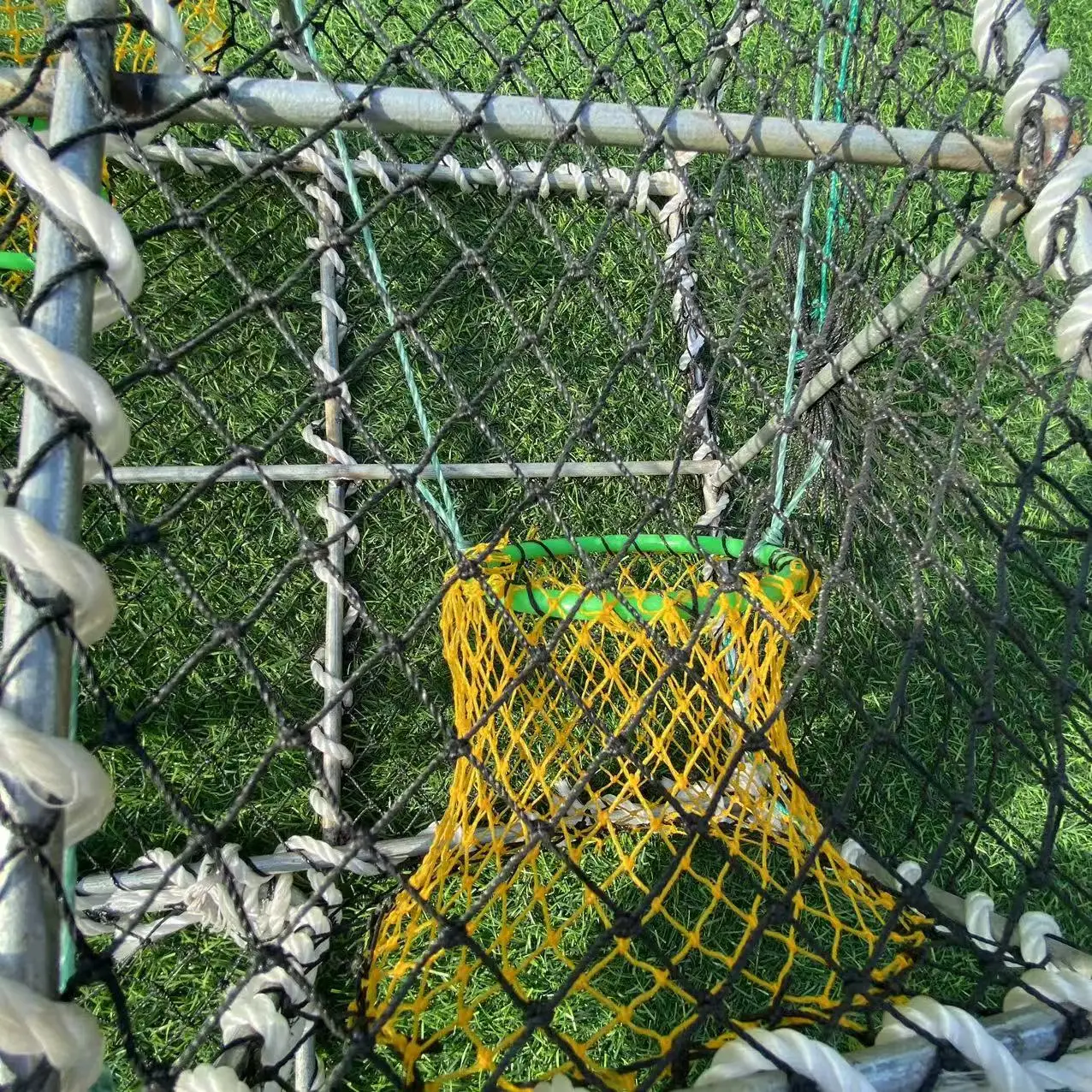 HDPE Aquaculture Trap Cage Square Ocean Crab Pot Plastic Fish Bait Net Metal Coating Frame Shrimp Fishing Lobster Fishers Ocean