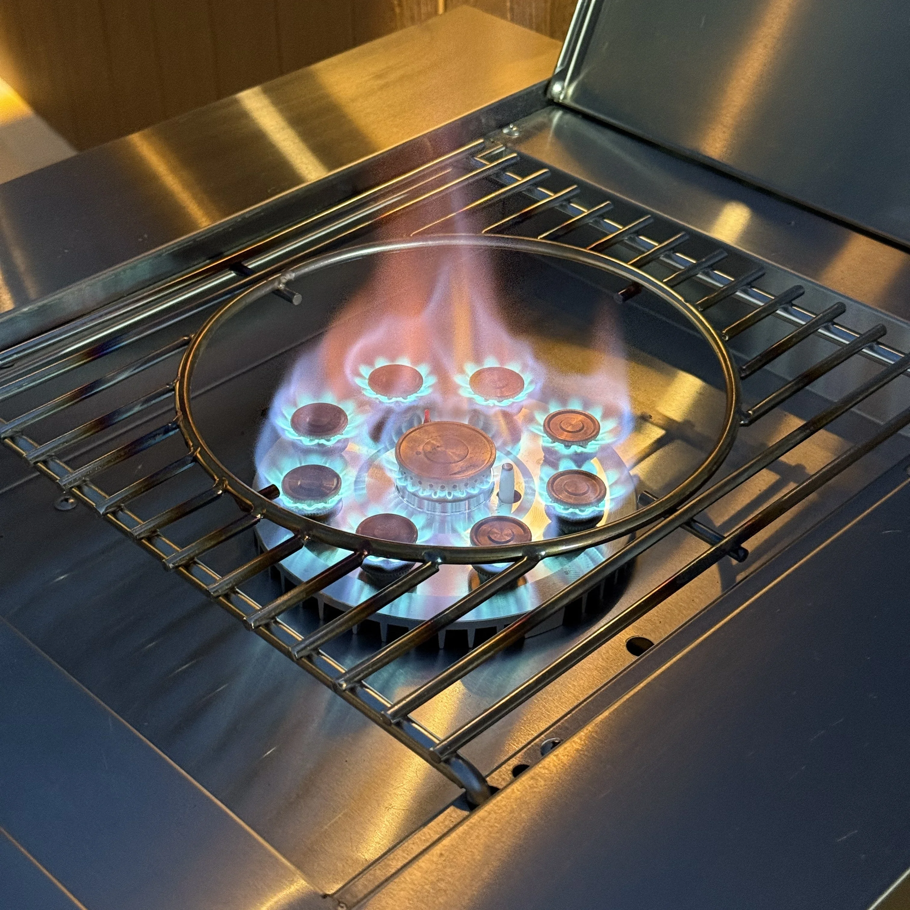 Embedded High-Powered Cooking Stove: Outdoor Barbecue Grill and Dedicated  Outdoor Kitchen Gas Side Burner