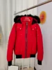 Col en fourrure rouge noir